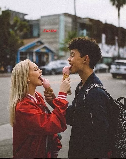 くせ毛を活かす女性の髪型